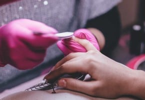 بهترین ناخن کار در جنوب تهران | سالن کارا