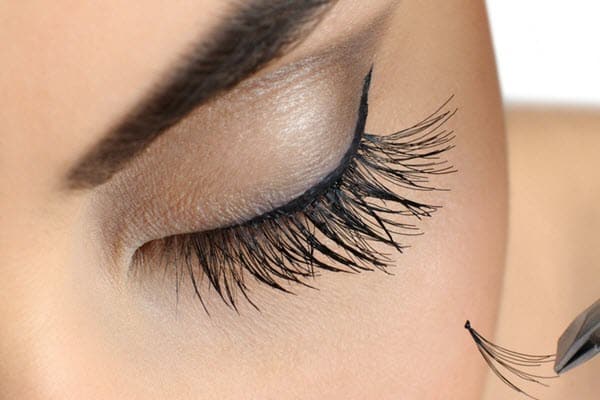لوگوی سالن تخصصی خدمات مژه دیبا | سالن کارا