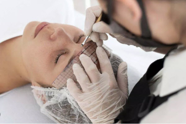 لوگوی مرکز میکروبلیدینگ پریسا خاوندگار | سالن کارا
